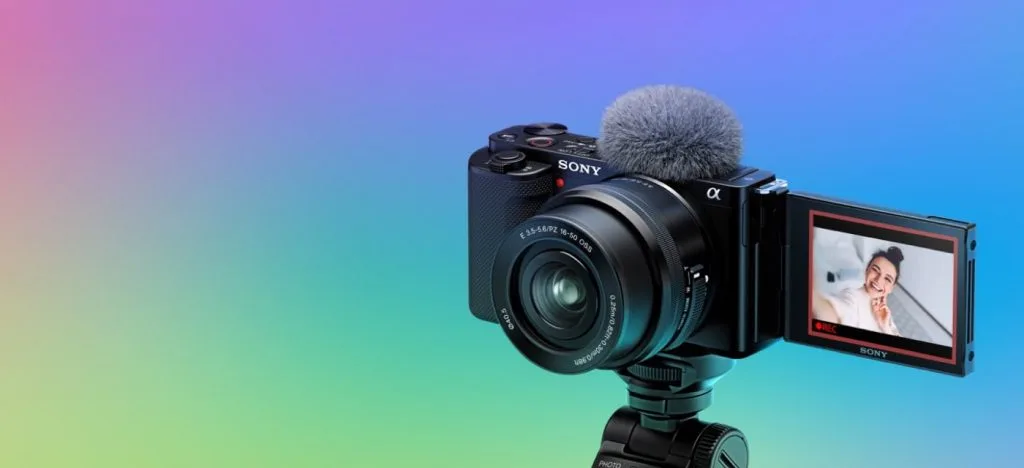 Камера Sony ZV-E10 с объективом
